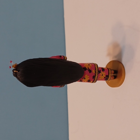 Hallmark Keepsake Ornament Chinese Barbie Dolls Of The World Collector's series - Picture 3 of 10